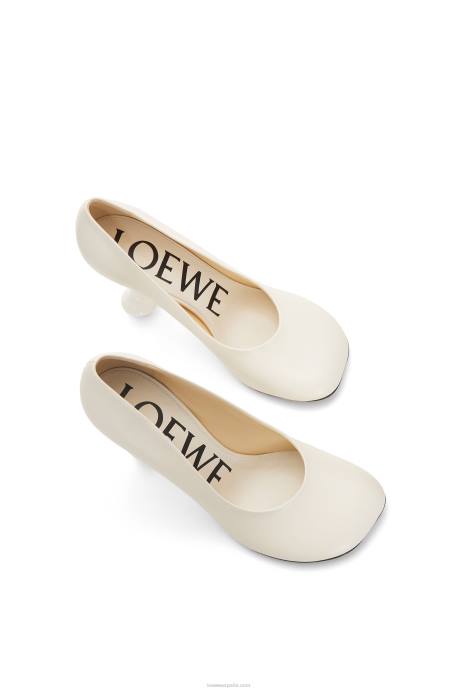 Loewe mujer bomba de juguete en piel de cabra LP64729 blanco