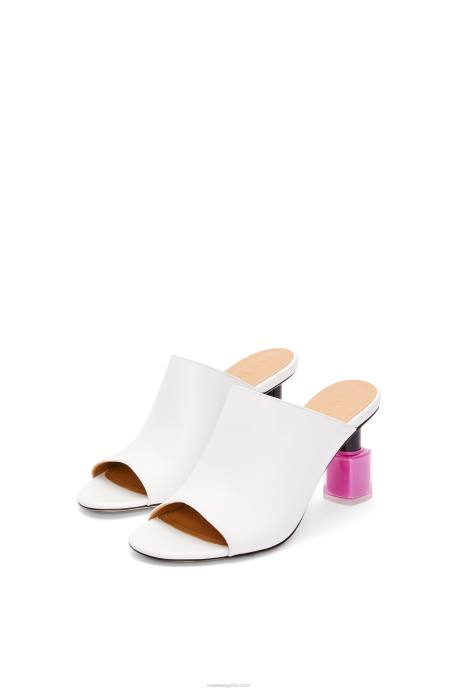 Loewe mujer mule de esmalte de uñas en piel de becerro LP64758 blanco/rosa
