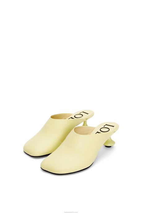 Loewe mujer mule de juguete en piel de cabra LP64736 acacia descolorida