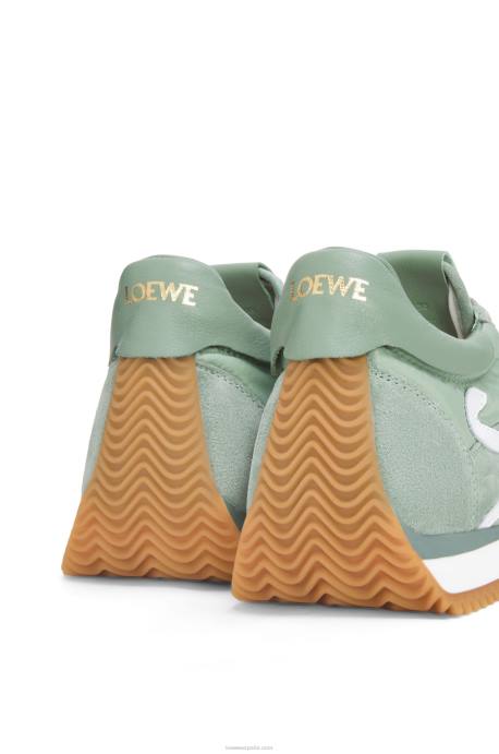 Loewe mujer runner flow de ante y nailon LP64641 verde claro