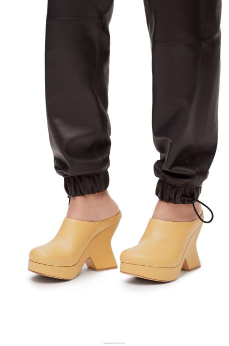 Loewe mujer zueco cuña terra de piel de becerro LP64745 corrector medio