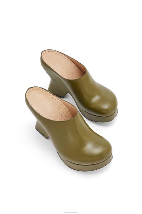 Loewe mujer zueco cuña terra de piel de becerro LP64746 aceituna
