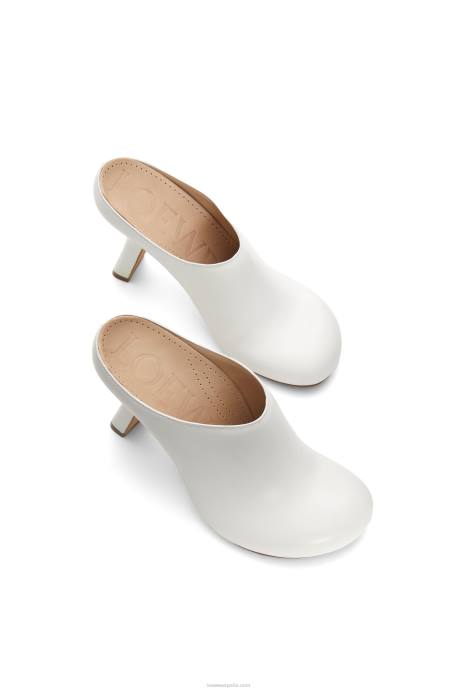 Loewe mujer zuecos con tacón terra de piel de becerro LP64742 blanco